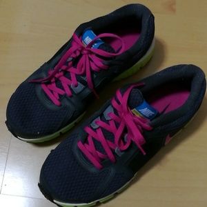 Girls Size 6 Nike Sneakers